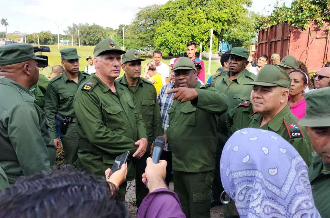 Segundo recorrido del Presidente del Consejo de Defensa Nacional y Morales Ojeda por La Habana