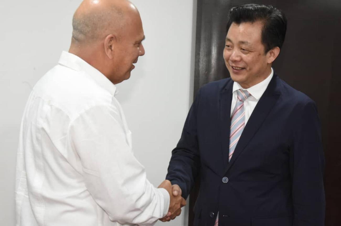 Morales y Qin Guowen