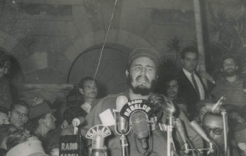 Fidel Castro Ruz preside el acto conmemorativo por el II Aniversario del ataque al Palacio Presidencial, 13 de marzo de 1959. Foto: Sitio Fidel Soldado de las Ideas Fidel Castro Ruz preside el acto conmemorativo por el II Aniversario del ataque al Palacio Presidencial, 13 de marzo de 1959. Foto: Sitio Fidel Soldado de las Ideas