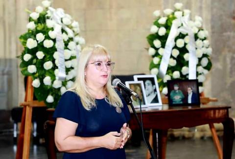 Magda Resik en la ceremonia de Max Lesnik Foto: Vladimir Molina